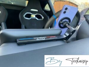 Alpine A110 - Support téléphone